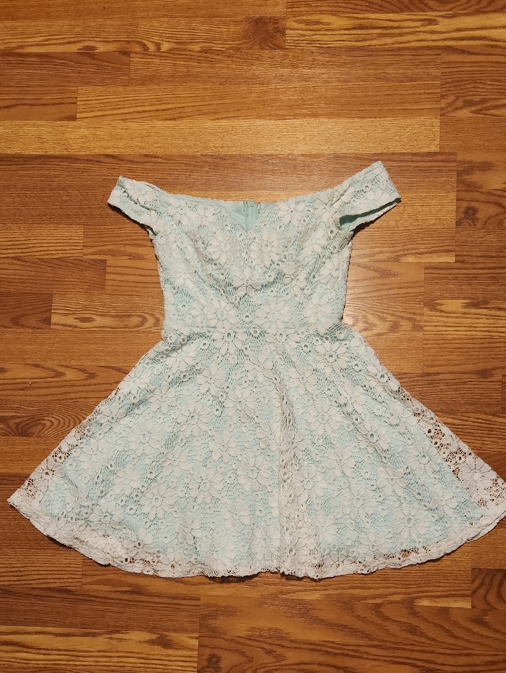 Darling Off-Shoulder Lace Dress - Mint